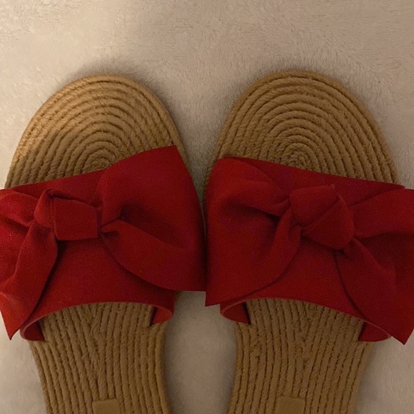 Brand new red and brown bow sandals - Picture 5 of 6